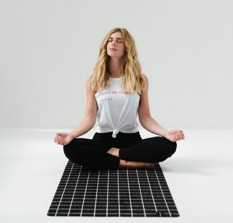 Les bienfaits de la pratique régulière du yoga : Comment établir une routine de yoga durable